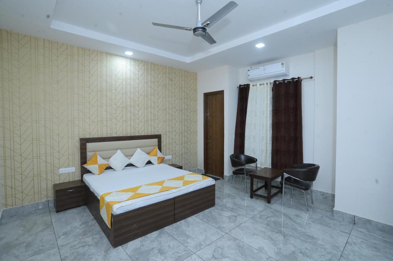 Raghav Inn Karnal Bagian luar foto