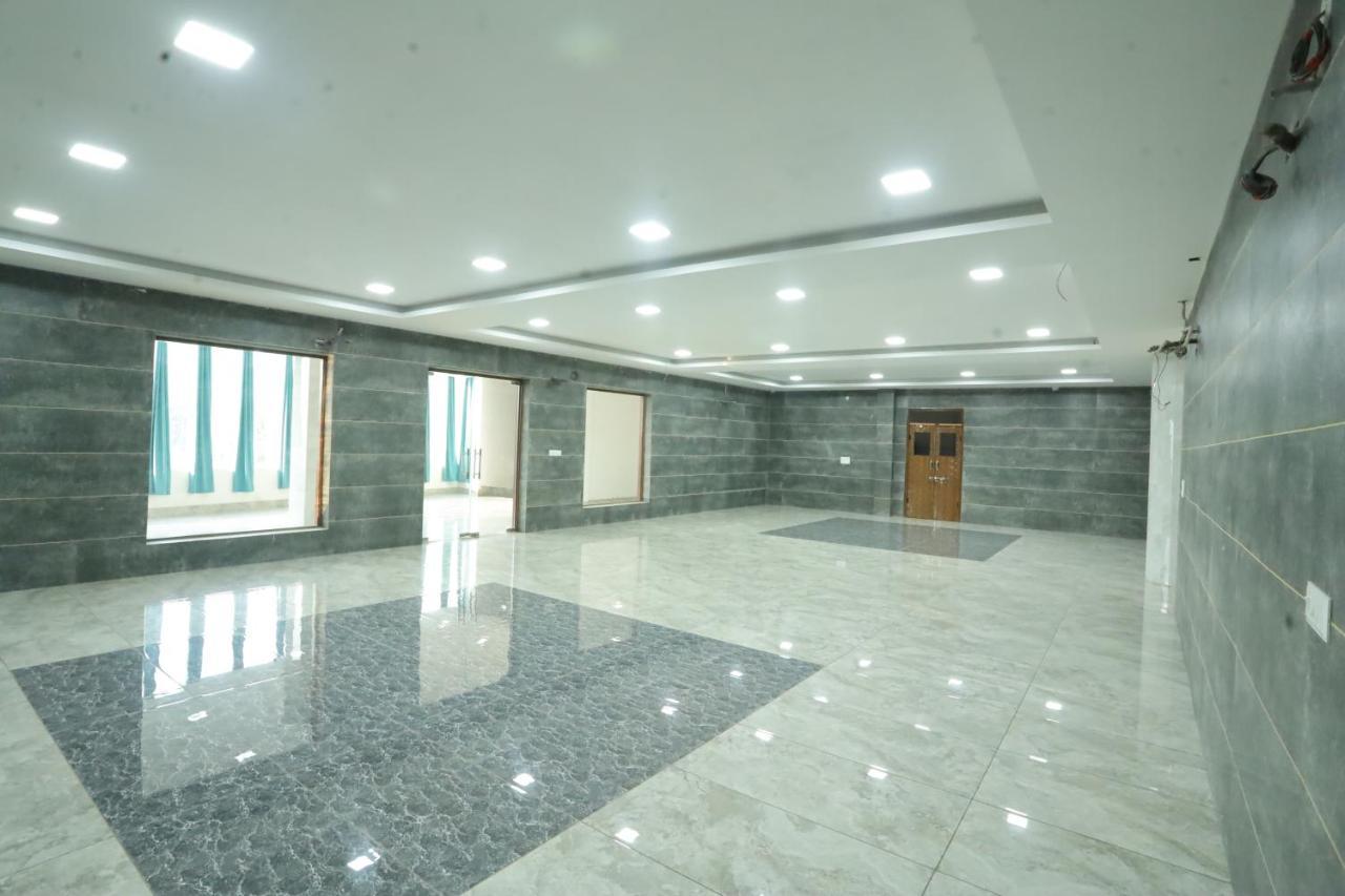 Raghav Inn Karnal Bagian luar foto