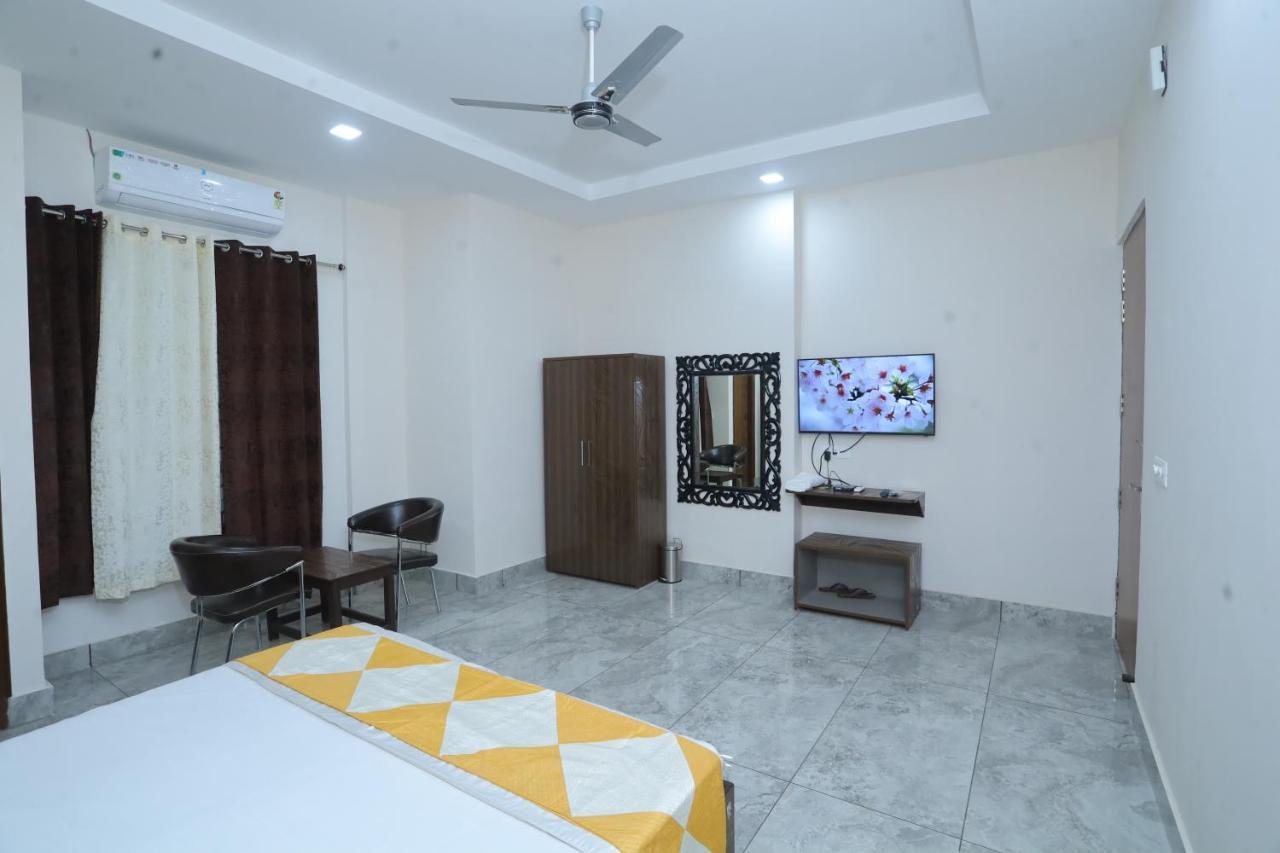 Raghav Inn Karnal Bagian luar foto